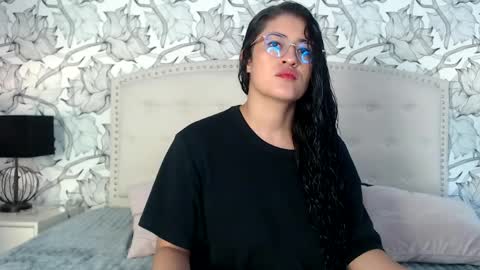 Snapshot of lunaykross chatting on 21, 5, 2026 Luna and Kian online show from 21, 5, 2026