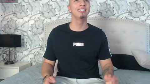 Snapshot of lunaykross chatting on 24, 5, 2026 Luna and Kian online show from 24, 5, 2026