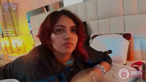Snapshot of lune_noire chatting on 4, 8, 2026 Lune online show from 4, 8, 2026