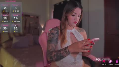 LUNA ROSE online show from 6, 11, 2025