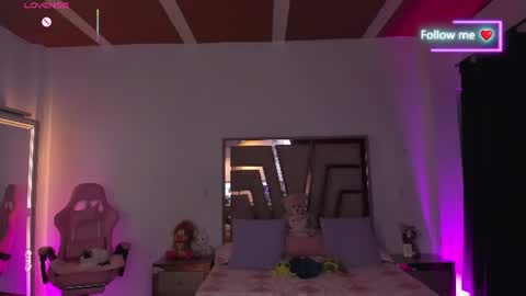 LUNA ROSE online show from 25, 6, 2026