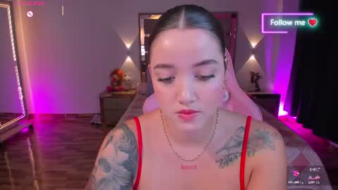 LUNA ROSE online show from 25, 6, 2026