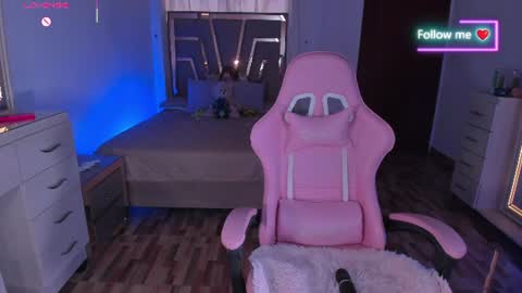 LUNA ROSE online show from 8, 7, 2026
