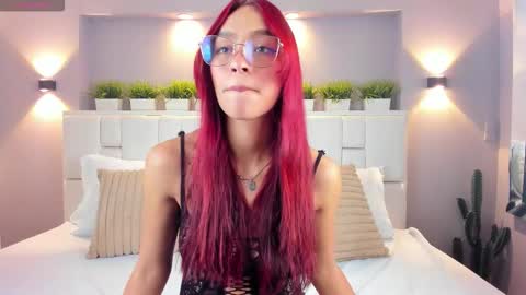 L U N N A online show from 16, 12, 2025