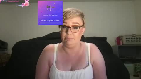 Luscious Kitten online show from 7, 10, 2025