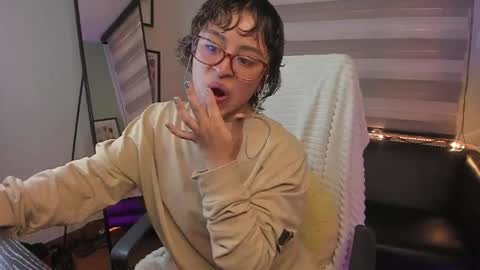 Snapshot of lusiana__ chatting on 12, 5, 2026 Luci online show from 12, 5, 2026