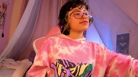 Snapshot of lusiana__ chatting on 17, 6, 2026 Luci online show from 17, 6, 2026