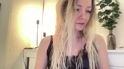 lusiluv online show from 3, 3, 2026