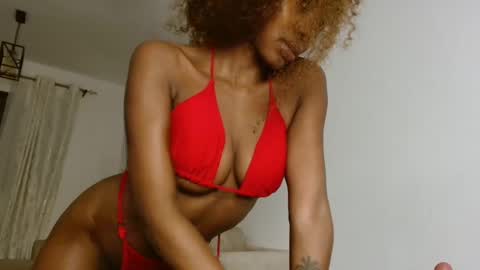 Snapshot of lust4karly_ chatting on 4, 1, 2025 Karly follow for next broadcast updates kisses online show from 4, 1, 2025