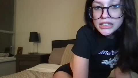 Snapshot of lustfullivxo chatting on 7, 3, 2025 Liv 3 online show from 7, 3, 2025