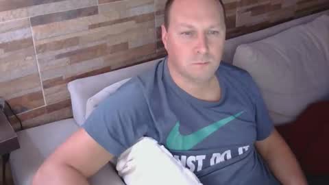 lustonfan online show from 23, 4, 2026