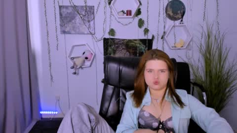 Snapshot of lusy_puff chatting on 14, 12, 2024 lusy_puff online show from 14, 12, 2024