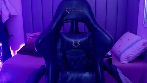 luuuh011s online show from 3, 12, 2025