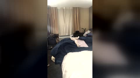 Snapshot of luvbug555 chatting on 21, 12, 2025 luvbug555 online show from 21, 12, 2025