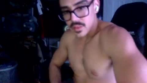 Snapshot of luvrboy77 chatting on 19, 6, 2026 luvrboy77 online show from 19, 6, 2026