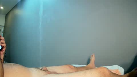 Snapshot of luvu4everxxx chatting on 8, 7, 2026 Bee Bee online show from 8, 7, 2026