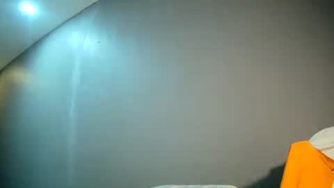 Snapshot of luvu4everxxx chatting on 12, 7, 2026 Bee Bee online show from 12, 7, 2026