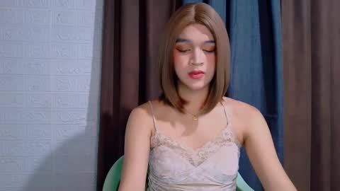 queen lux online show from 25, 2, 2026