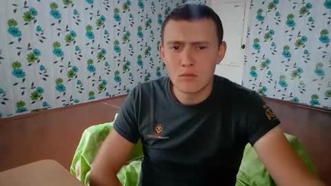 Snapshot of luxeboy_ chatting on 28, 9, 2025 Mike online show from 28, 9, 2025
