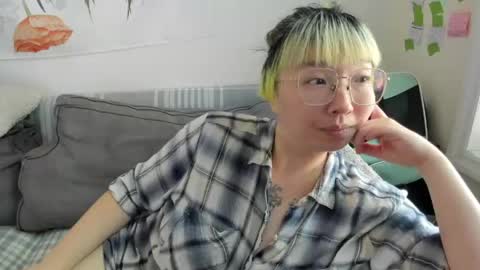 Snapshot of luxgray chatting on 3, 6, 2026 LuxGray online show from 3, 6, 2026