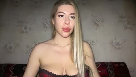 Snapshot of luxsonyastar chatting on 10, 3, 2026 LuxSonyaStar online show from 10, 3, 2026