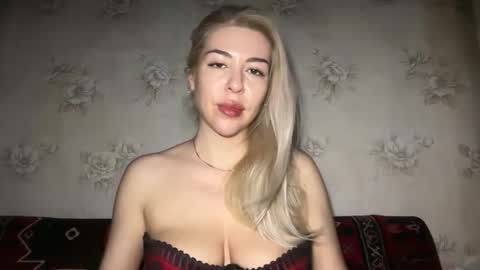 Snapshot of luxsonyastar chatting on 6, 5, 2026 LuxSonyaStar online show from 6, 5, 2026