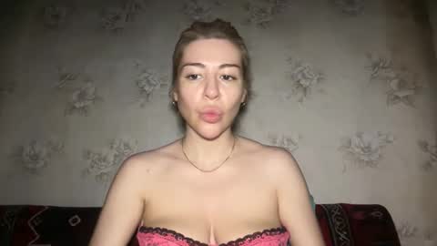 Snapshot of luxsonyastar chatting on 9, 6, 2026 LuxSonyaStar online show from 9, 6, 2026