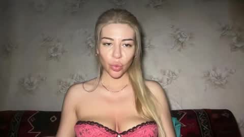 Snapshot of luxsonyastar chatting on 25, 6, 2026 LuxSonyaStar online show from 25, 6, 2026