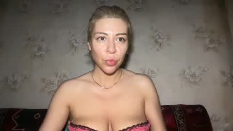 Snapshot of luxsonyastar chatting on 29, 6, 2026 LuxSonyaStar online show from 29, 6, 2026