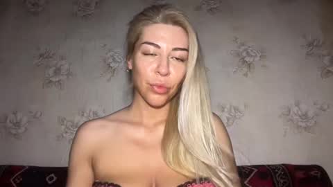 Snapshot of luxsonyastar chatting on 5, 7, 2026 LuxSonyaStar online show from 5, 7, 2026