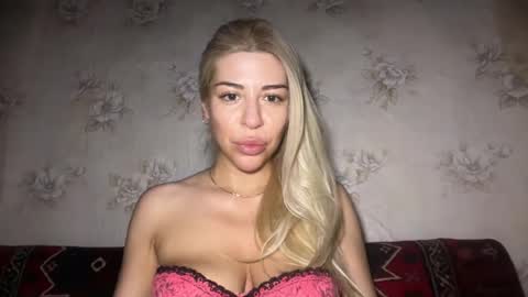 Snapshot of luxsonyastar chatting on 18, 7, 2026 LuxSonyaStar online show from 18, 7, 2026