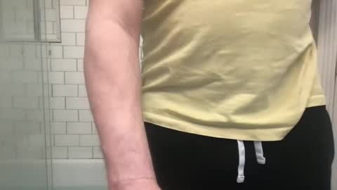 lvguynextdoor440656 online show from 5, 3, 2026