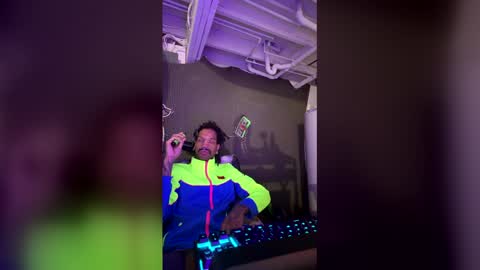 Snapshot of lxrdhxkvgemvsterjuice chatting on 28, 4, 2026 lxrdhxkvgemvsterjuice online show from 28, 4, 2026