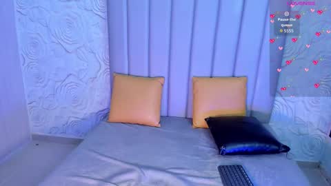 LYA DUBOIS  online show from 9, 3, 2026