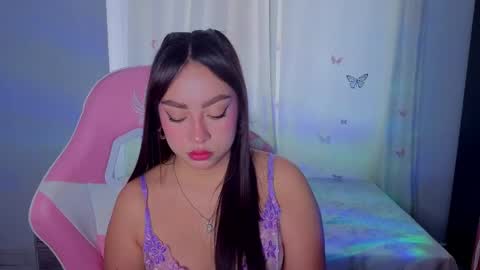 Snapshot of lyavalmont chatting on 7, 5, 2026 lyavalmont online show from 7, 5, 2026