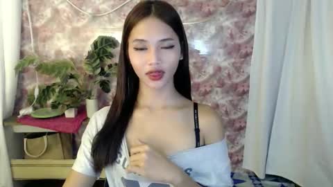 Snapshot of lykaloops chatting on 1, 6, 2026 LYKA LOOPS online show from 1, 6, 2026