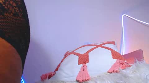 Snapshot of lyla_fox chatting on 28, 10, 2025 Lyla Fox online show from 28, 10, 2025