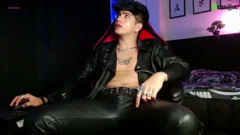 Lyle Bennett Freelance Model online show from 16, 4, 2026