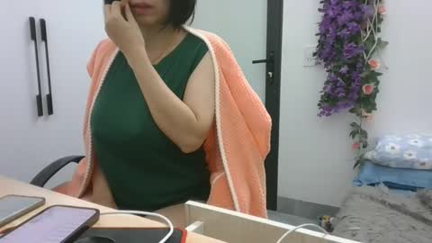 lyli_99 online show from 25, 11, 2025