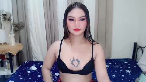Snapshot of lylia_lust chatting on 12, 11, 2025 lylia_lust online show from 12, 11, 2025