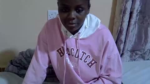 lyn_anna online show from 25, 10, 2025