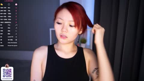 Snapshot of lyngrindle chatting on 29, 9, 2025 Suki online show from 29, 9, 2025