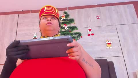 Snapshot of lynn_and_esteban chatting on 28, 12, 2024 Lynn jonnes online show from 28, 12, 2024