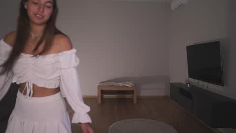  LYNN  online show from 9, 3, 2026