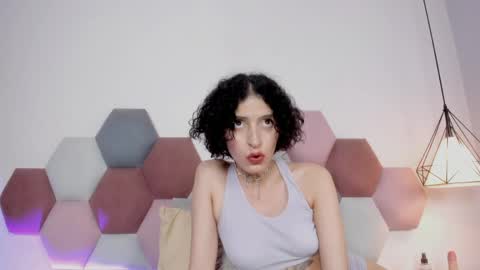 Lyravendrell online show from 9, 4, 2026