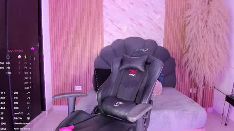    VIVIANA    online show from 30, 10, 2025