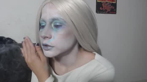 Snapshot of m4ng4b1tch chatting on 14, 9, 2025 m4ng4b1tch online show from 14, 9, 2025