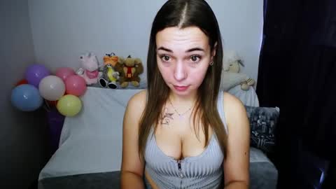 Snapshot of m_vikki chatting on 6, 12, 2024 Vikki online show from 6, 12, 2024