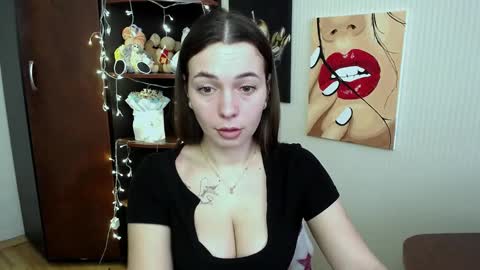 Snapshot of m_vikki chatting on 5, 3, 2025 Vikki online show from 5, 3, 2025
