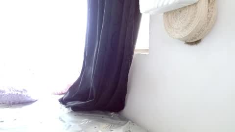 maaddy_thompson online show from 18, 4, 2026